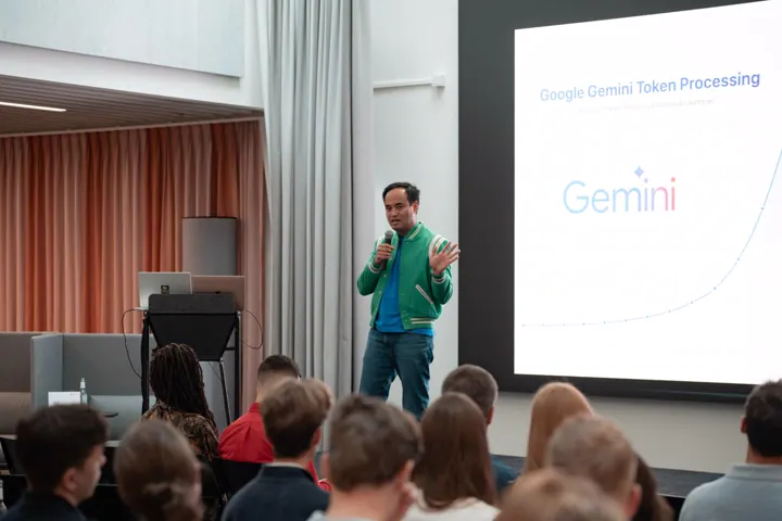 Vortrag über KI-Tools mit Präsentation