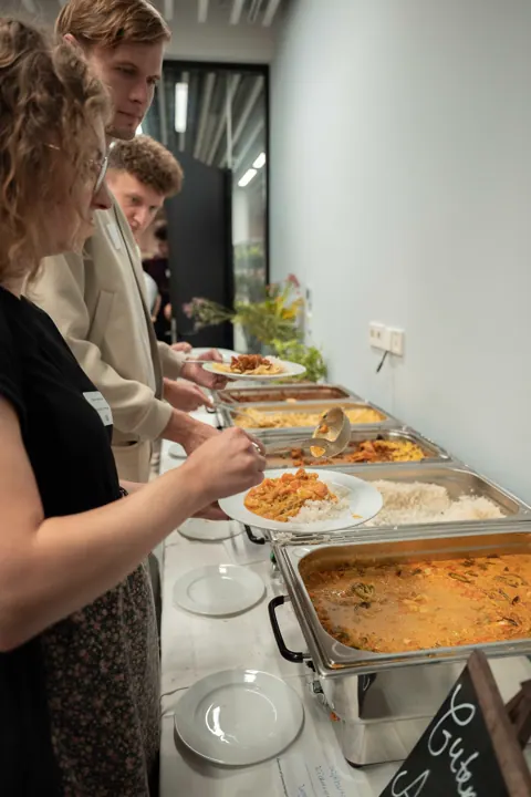 Buffet beim Mittagessen